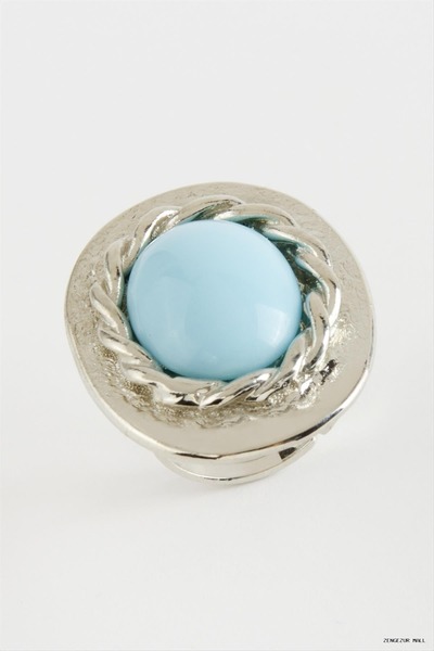 ZERO LAND Zngzrmll Oval Turquoise Gemstone Ring (40423) Silver Color
