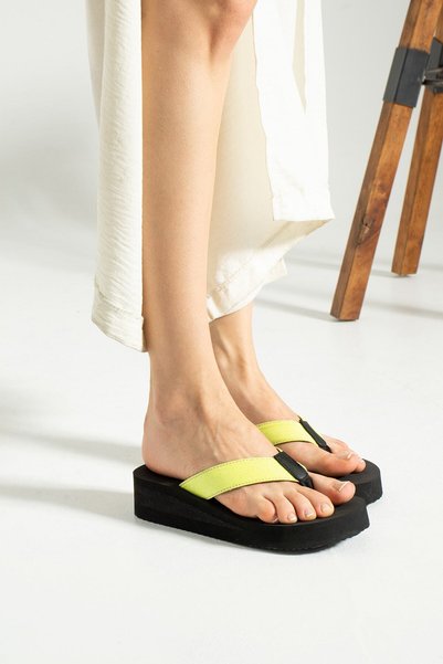 Bermody Robin Platform Black Yellow Women's Stylish Flip Flops Beach Slippers Flip Flops