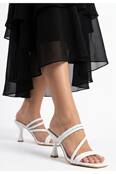 Erbilden Beyi White Patent Leather Heeled Shoes