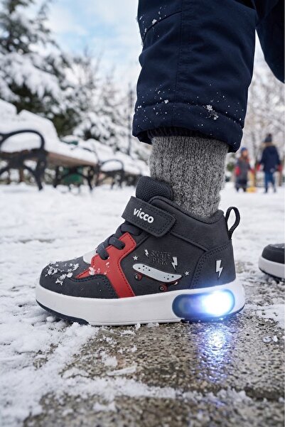 Vicco Işıklı Cırtlı Ortopedik Erkek Çocuk Outdoor Bot