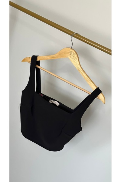 Butik Askılı Kuşak Detaylı Crop Top