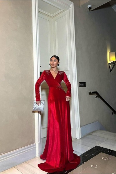 Euro Class Stretchy Velvet Fabric V-Neck Slit Evening Dress