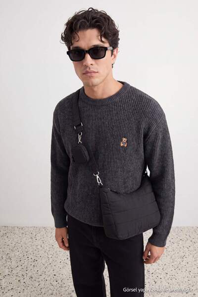 Trendyol Collection Anthracite Oversize/Wide Cut Crew Neck Bear Embroidered S...