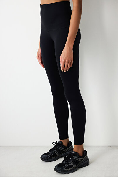 Penti Crne leggins sa izuzetno visokim strukom i čudesnom siluetom