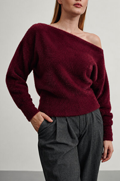 Gülce moda Women's Soft Plush Look Boat Neck Asymmetrical Cut Knitwear Sweater