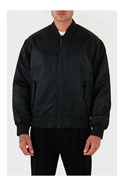 Calvin Klein Men's Stylish Black Coat with Brand Logo, Suitable for Winter Use