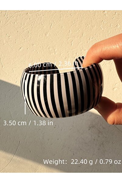 Choice1 B Retro Black-and-White Contrast Striped Geometric Wide Resin C-Shape...
