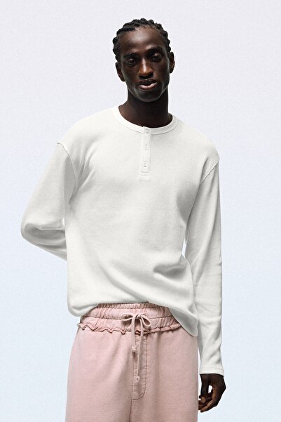 Bershka Slim fit uzun kollu düğmeli yaka tişört