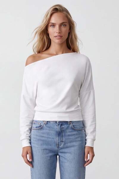 Trend Alaçatı Stili Woman's white boat neck long sleeve blouse alc-x15611