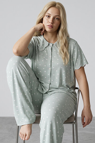 Siyah İnci Green Patterned Collared Plus Size Oversized Buttoned Ribbed Camis...