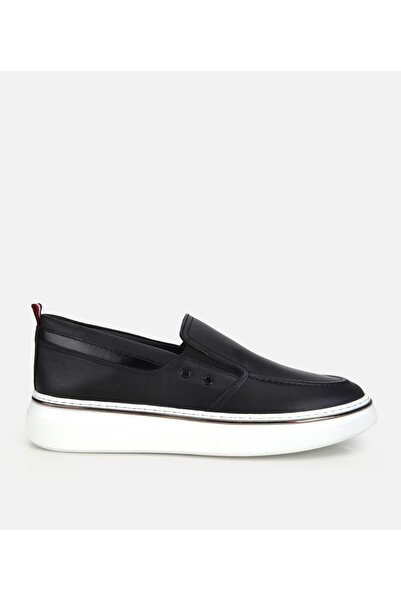 Hotiç Erkek Deri Siyah Metal Detaylı Günlük Loafer
