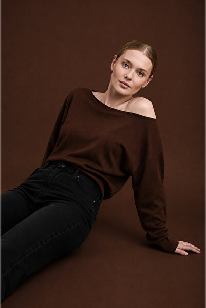 Gülce moda Women's Slim Mercerized Asymmetrical Cut Boat Neck Knitwear Sweater