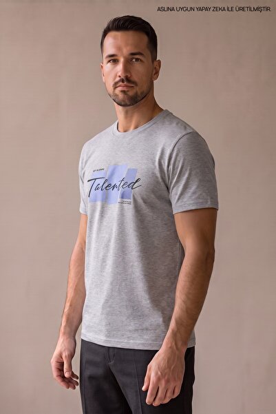 Maccali Tricou gri elastic cu imprimeu text pentru bărbați Talented Writing