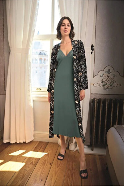 SS HOME CONCEPT Floral and Leaf Patterned Lace and Low-Cut Dressing Gown Set