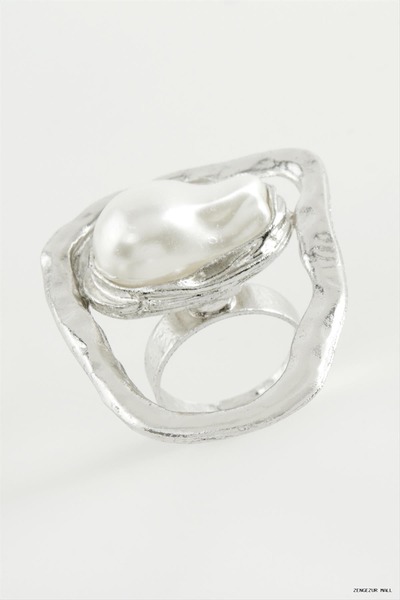 ZERO LAND Zngzrmll Oval Pearl Metal Ring (30528) Silver Color