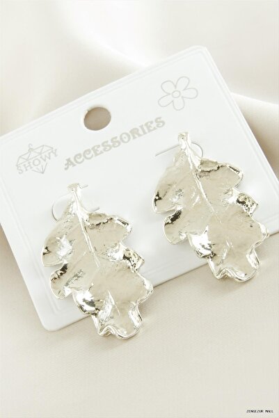 ZERO LAND Zngzrmll Leaf Metal Earrings (54538) Silver Color
