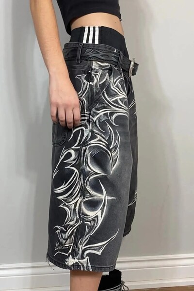 Köstebek Siyah Yıkamalı Tribal Grafiti Gotik Y2K Unisex Şortolon
