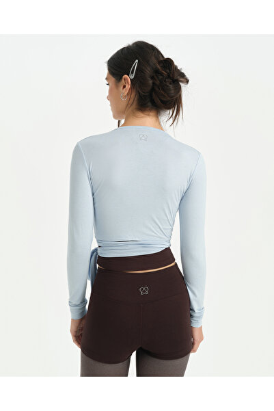 Ayma Active Bebek Mavisi EcoVero™Viskoz Uzun Kollu Belden Bağlamalı Anvelop Crop Bluz