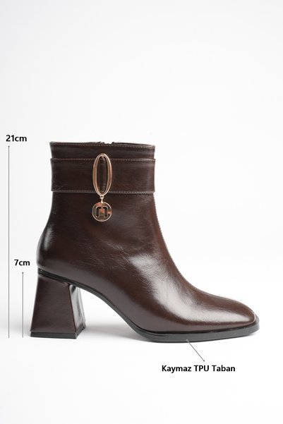 Griffa Shoes Women's Bitter Brown Buckle-Strapped Thick Heeled Boots & Booties