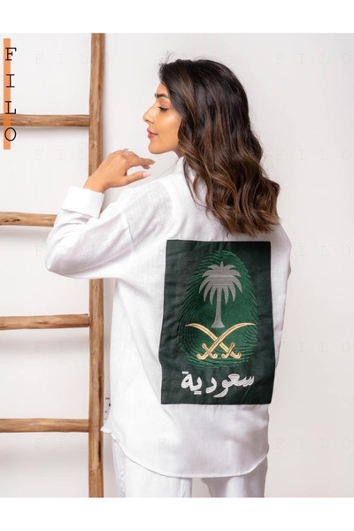 aram قميص اليوم الوطني السعودي قماش كتان لنن بتطريز كبير بالخلف وشعار سيفين و...