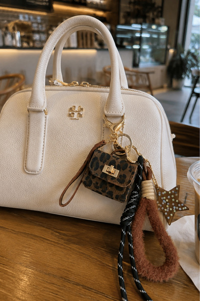 TAKIŞTIR Kahverengi Mini Çanta Detaylı Yıldızlı Çanta Charm/ Anahtarlık