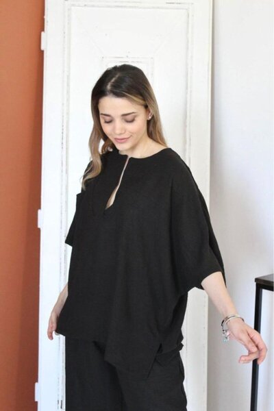 Elbee Fashion Woman Μαύρο κοστούμι με λαιμόκοψη