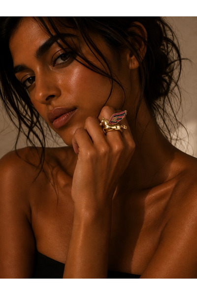 POSEİDONS JEWELLERY خاتم نسائي ذهبي اللون بتصميم بيجاسوس مرصع بحجر الزركون بت...