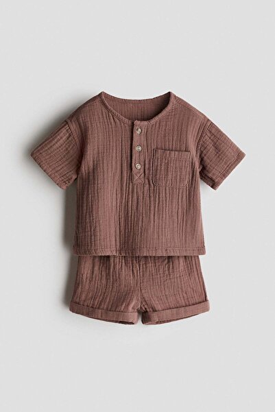 H&M 2-piece top and shorts set