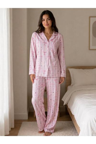 Kadın Pembe Çizgili Fiyonk Desenli Uzun Kollu Önden Düğmeli Pijama Takımı