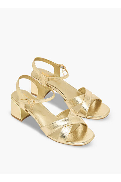 XTI Women Cross Strap Block Heel Sandals