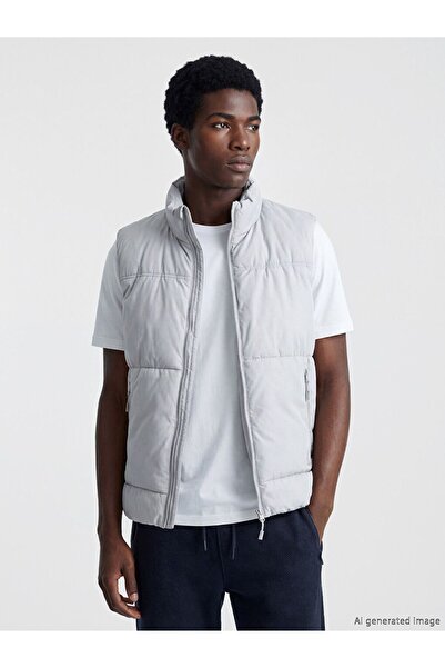 LC Waikiki Regular Fit Stand Collar Men's Puffer Vest