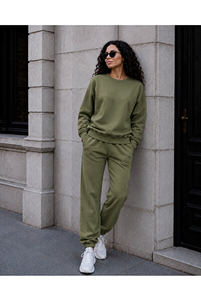 Camenta Women's 3 Thread Non-Threaded Crew Neck Sweatshirt & Jogger Sweatpant...