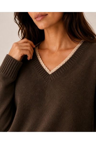AlvaLuna Women's V-Neck Lace Detailed Long Sleeve Knitwear Sweater