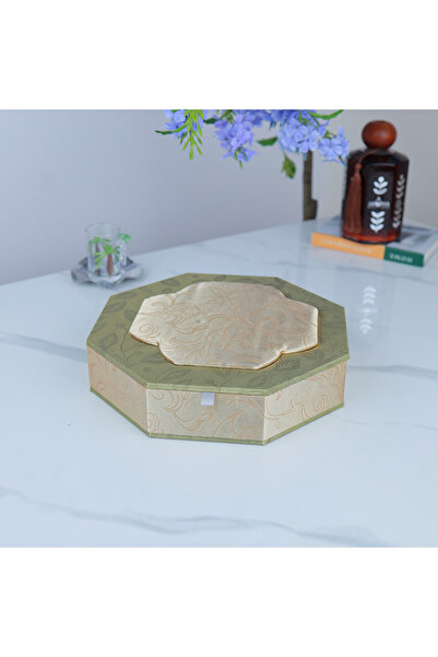 Al Hadaya Mall Wooden box covered with fabric and with an elegant and modern ...
