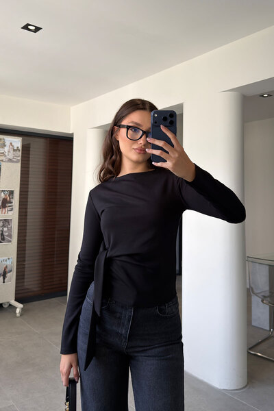 MAGARDE Bluz with Binding Details - Black