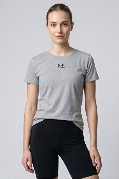 Under Armour Women Loose Fit Short Sleeve Outdoor T-Shirt, Grey