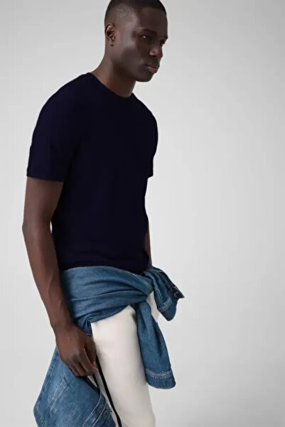 Guess Men's Active Regular Fit T-Shirt