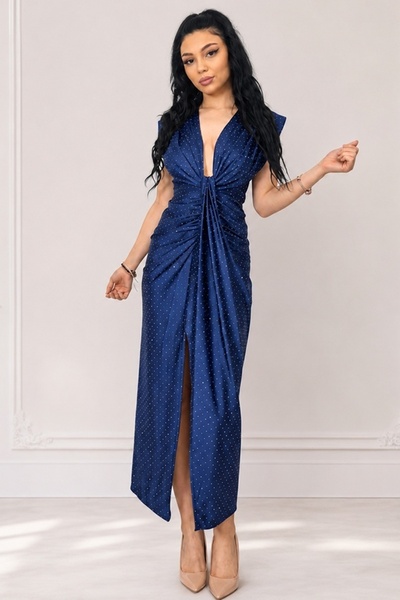 FashionForYou Μακρύ φόρεμα με κρύσταλλα JHOSY και βαθύ ντεκολτέ, σε έντονο μπ...