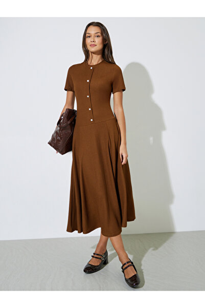 Styli Brown Plain Short Sleeves A-Line Midi Dress