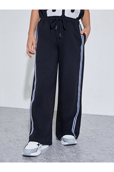 Styli Teen Boys Black Side Striped Pocket Detail Joggers