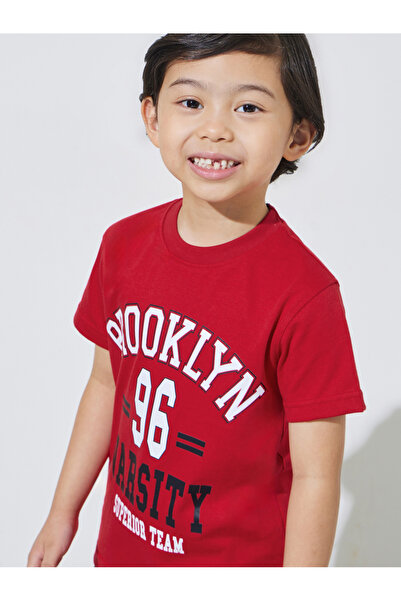 Styli Boys Red Graphic Print Regular Fit T-Shirt