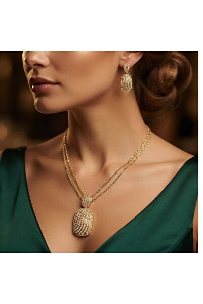 Generic Elegant Golden-Tone Necklace & Matching Earrings Set for Women – Premium Jewellery Gift Set with Stylish Pendant Design & Jewellery Box