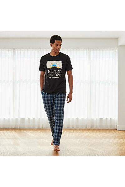 FAV GRAPHIC TEE WITH CHECKED BOTTOM PYJAMA SET