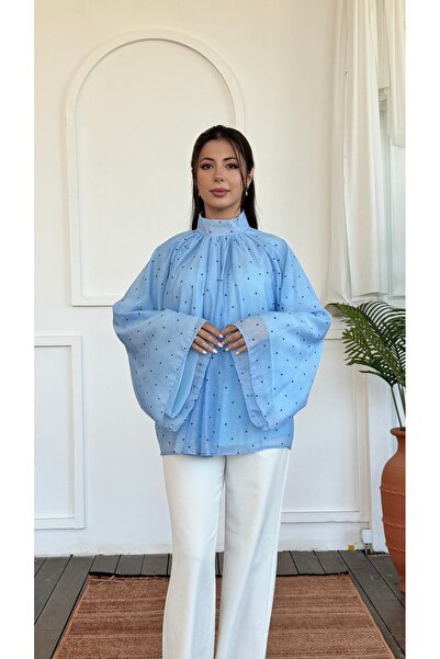 KEVRA Puantiyeli Dik Yaka Astarlı Bluz