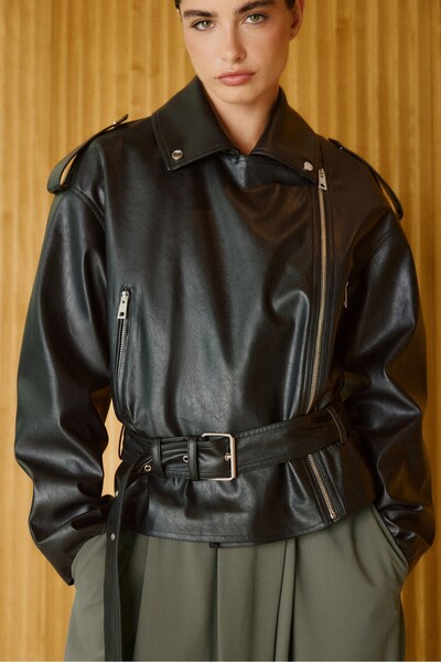 Stradivarius Kemerli suni deri biker ceket