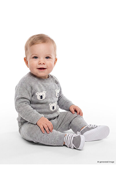 LC Waikiki Rmz Gi̇yi̇m Farkiyla Bear Embroidered Baby Boy Knitwear Set