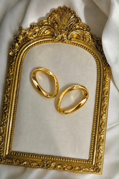 Gold bombeli twist küpe