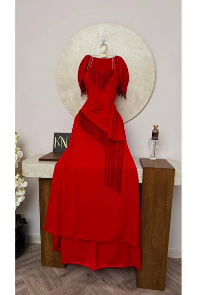 NALA FASHION فستان سهرة طويل بلون أحمر جريء وجذاب،