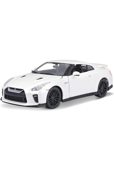 BBURAGO 1:24 Nissan GT-R Diecast Car