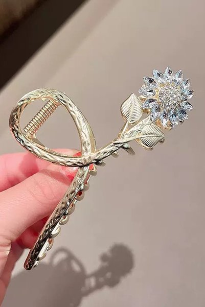 TAKIŞTIR Altın Renk Çiçek Figürlü Taşlı Metal Mandal Toka